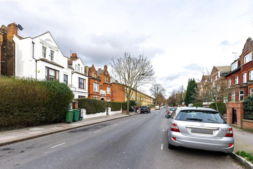 Stunning Three Bed In West Hampstead Lägenhet London Exteriör bild